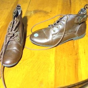 Place up brown dress shoes size 7 1/2